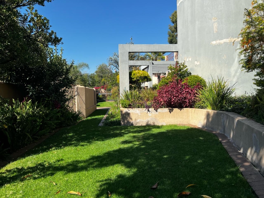 6 Bedroom Property for Sale in Marlboro Gardens Gauteng
