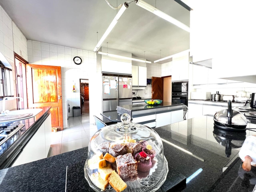 6 Bedroom Property for Sale in Marlboro Gardens Gauteng