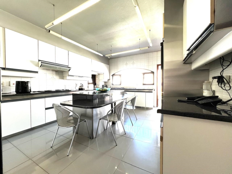 6 Bedroom Property for Sale in Marlboro Gardens Gauteng