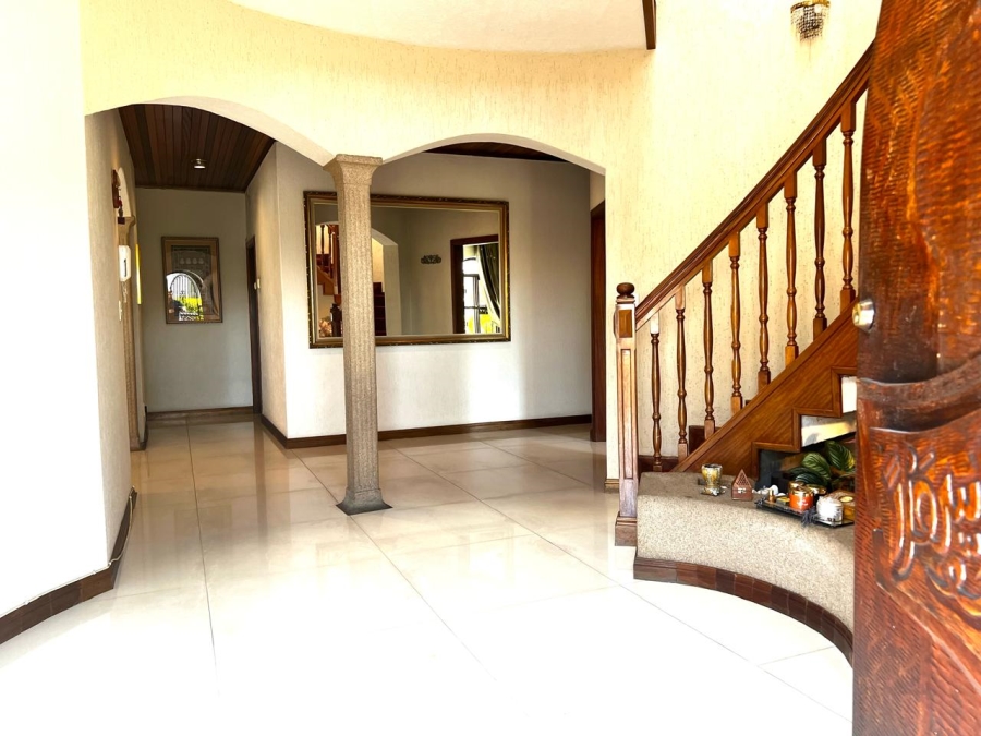 6 Bedroom Property for Sale in Marlboro Gardens Gauteng