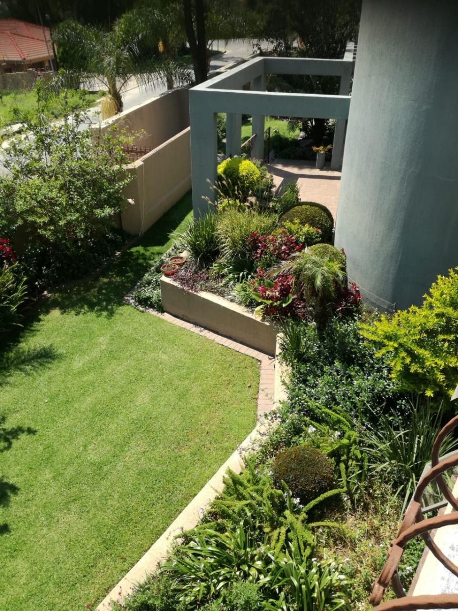 6 Bedroom Property for Sale in Marlboro Gardens Gauteng