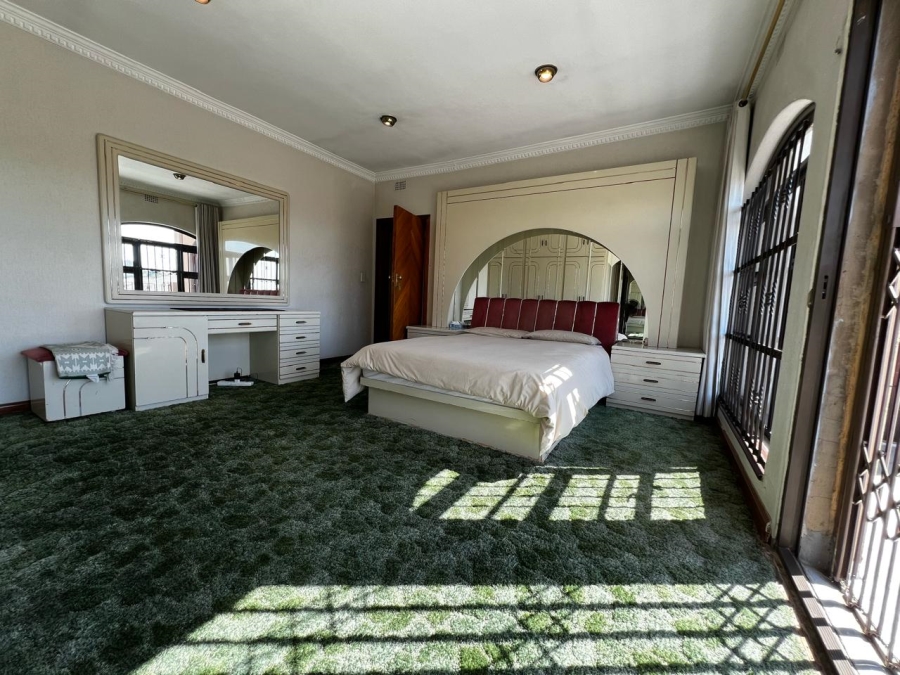 6 Bedroom Property for Sale in Marlboro Gardens Gauteng