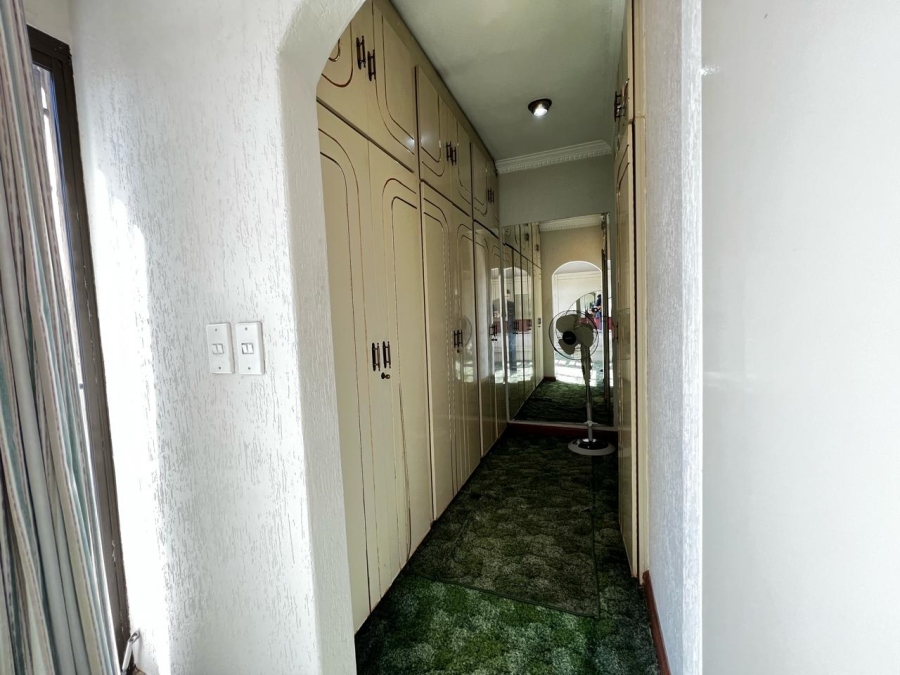 6 Bedroom Property for Sale in Marlboro Gardens Gauteng