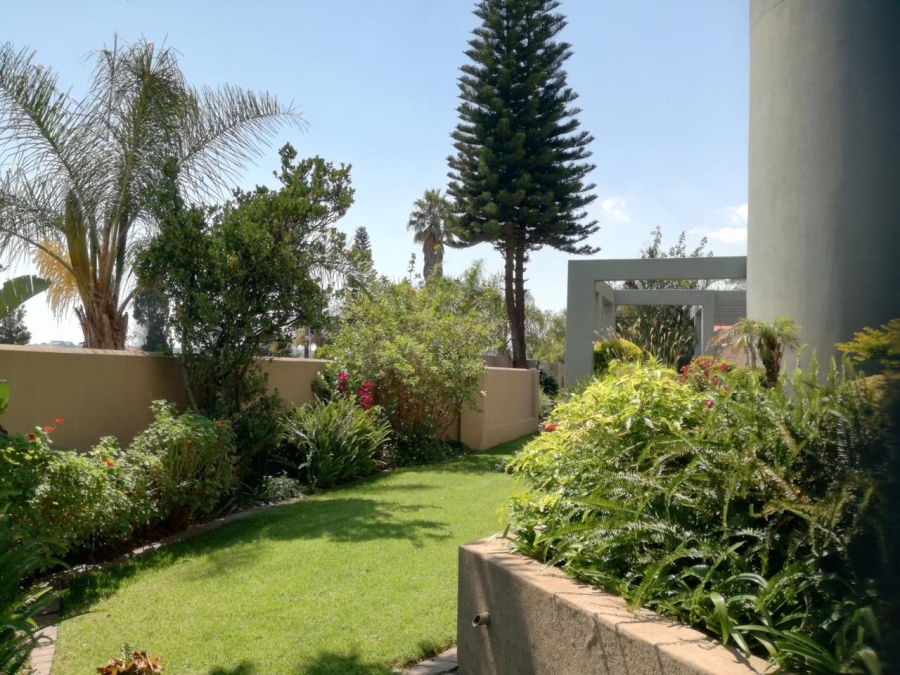 6 Bedroom Property for Sale in Marlboro Gardens Gauteng