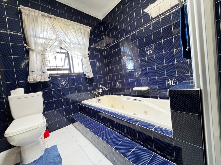 6 Bedroom Property for Sale in Marlboro Gardens Gauteng