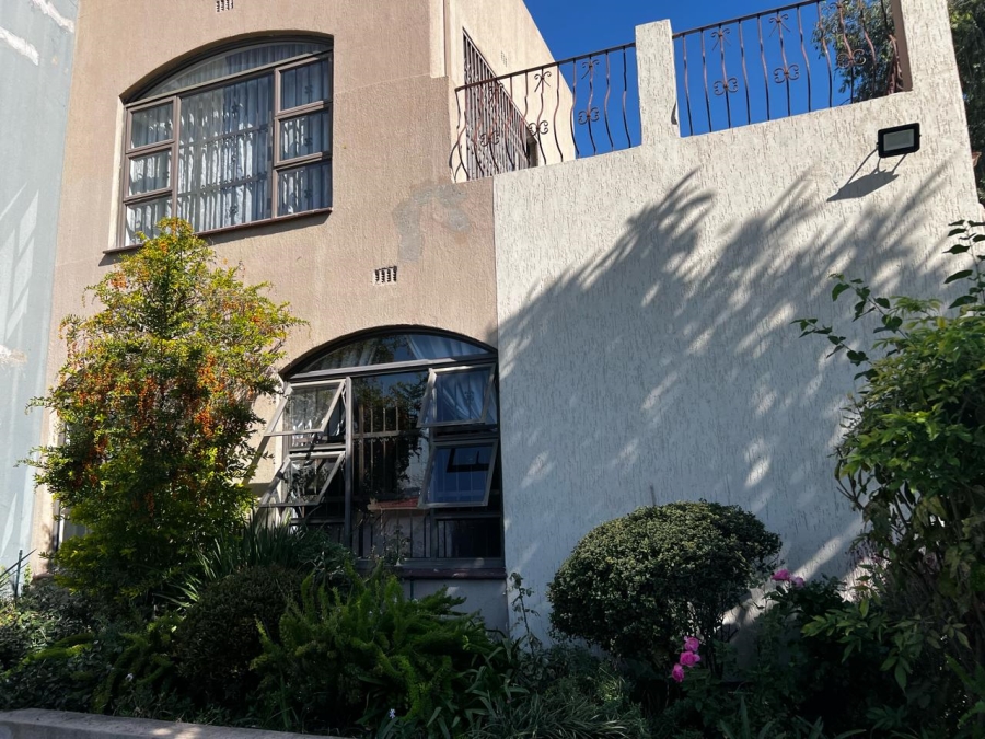 6 Bedroom Property for Sale in Marlboro Gardens Gauteng