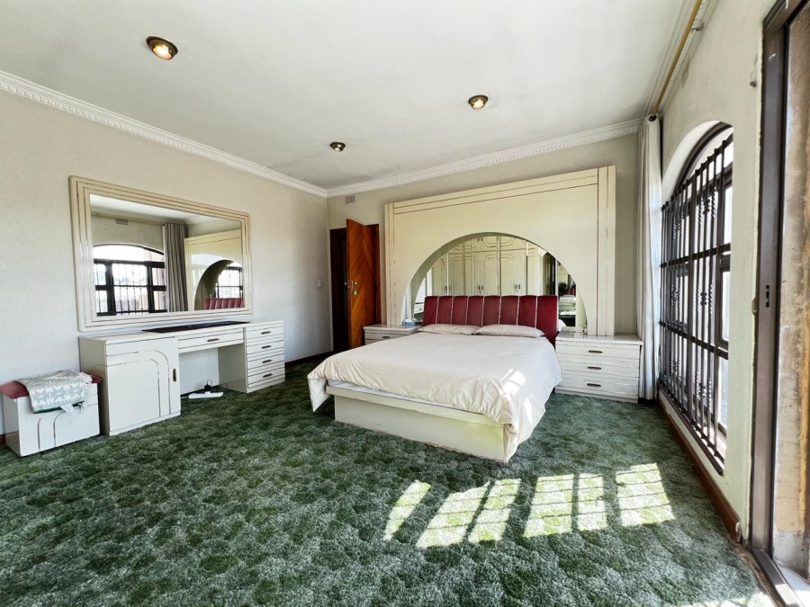 6 Bedroom Property for Sale in Marlboro Gardens Gauteng
