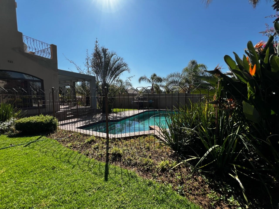 6 Bedroom Property for Sale in Marlboro Gardens Gauteng