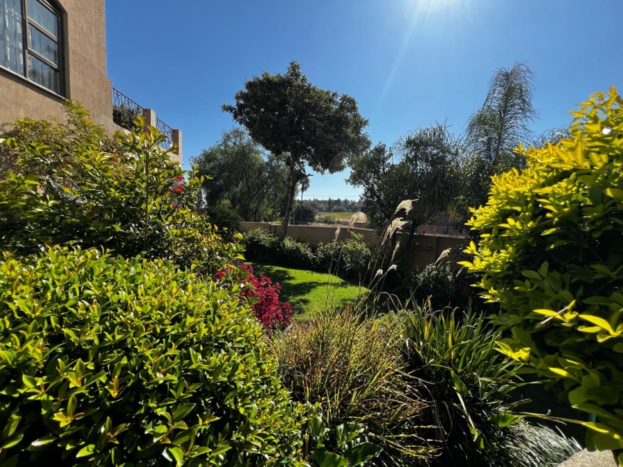 6 Bedroom Property for Sale in Marlboro Gardens Gauteng