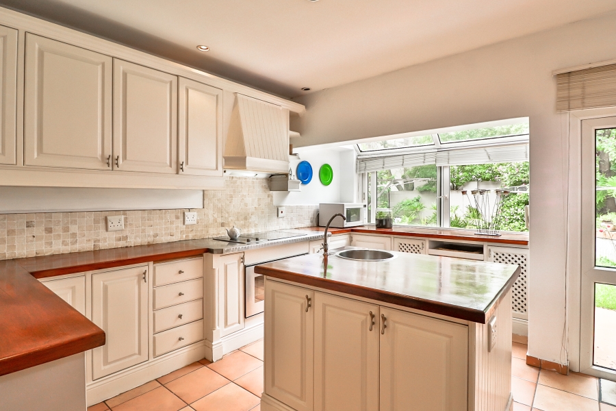 5 Bedroom Property for Sale in Dainfern Gauteng