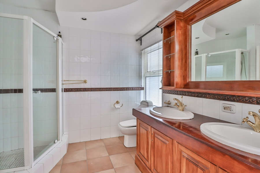 5 Bedroom Property for Sale in Dainfern Gauteng