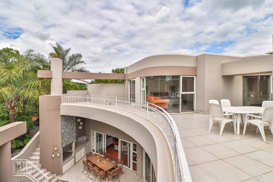 5 Bedroom Property for Sale in Dainfern Gauteng