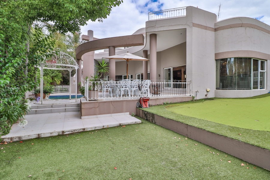 5 Bedroom Property for Sale in Dainfern Gauteng