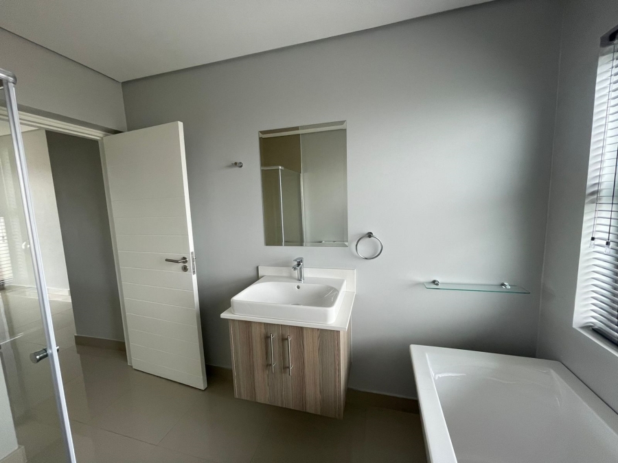 1 Bedroom Property for Sale in Fourways Gauteng