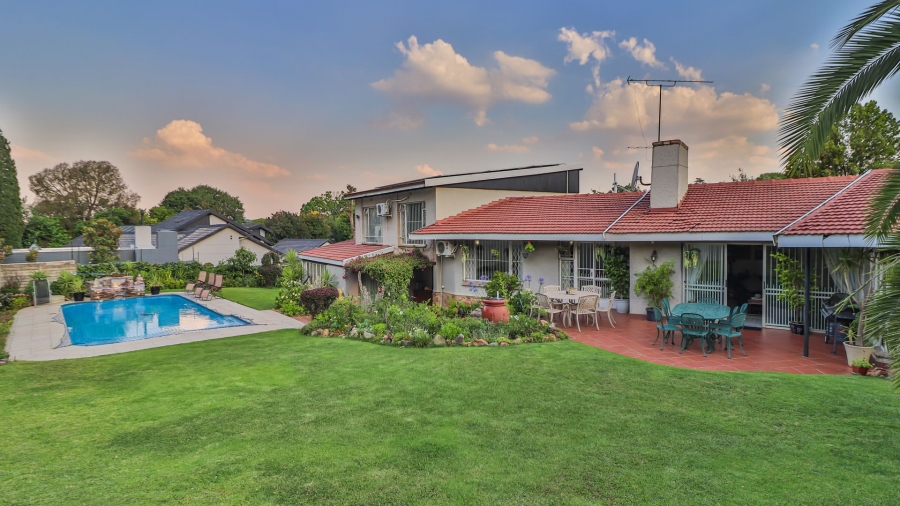 5 Bedroom Property for Sale in Atholl Gauteng