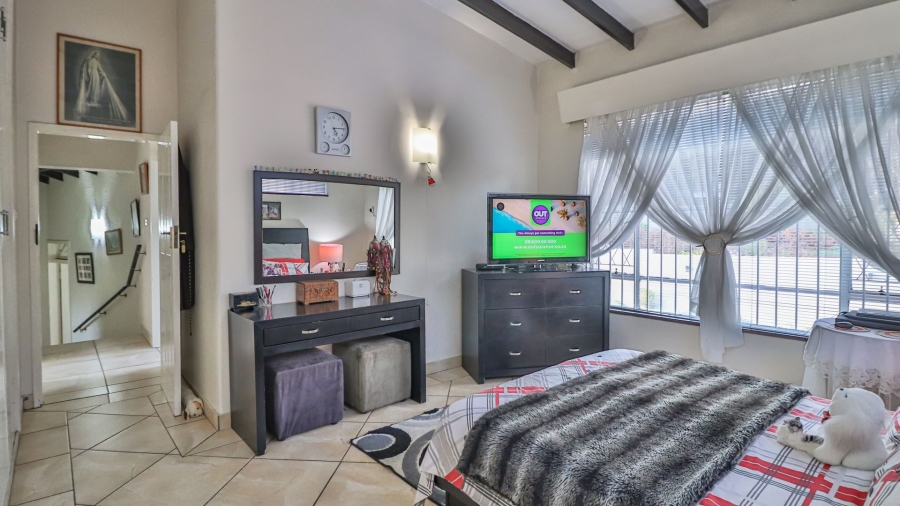 5 Bedroom Property for Sale in Atholl Gauteng