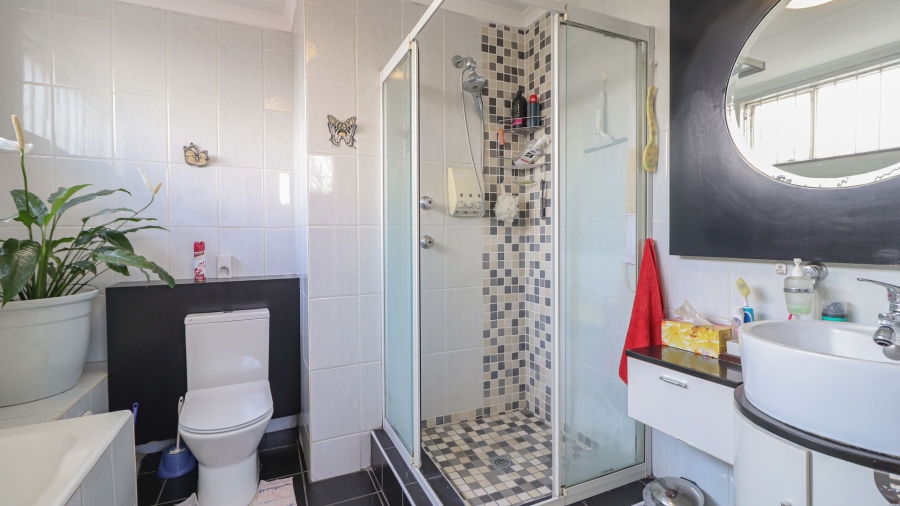5 Bedroom Property for Sale in Atholl Gauteng