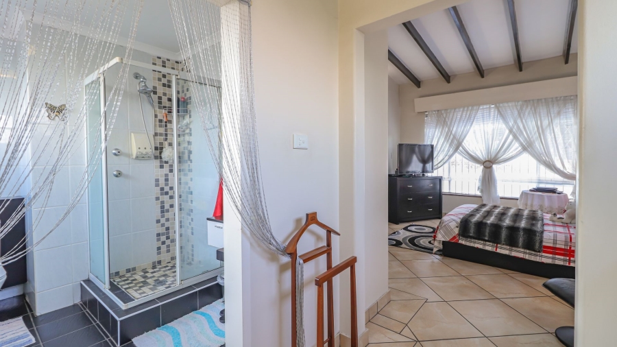 5 Bedroom Property for Sale in Atholl Gauteng