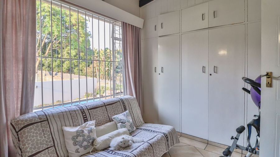 5 Bedroom Property for Sale in Atholl Gauteng