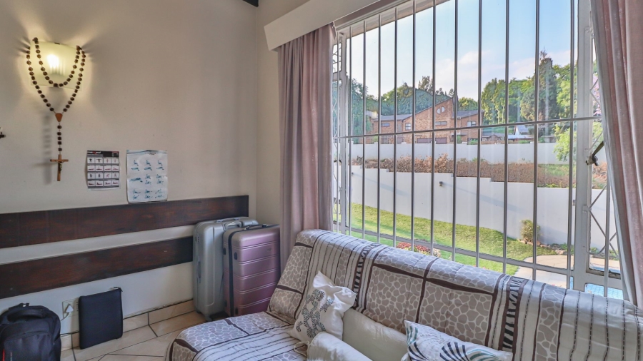 5 Bedroom Property for Sale in Atholl Gauteng