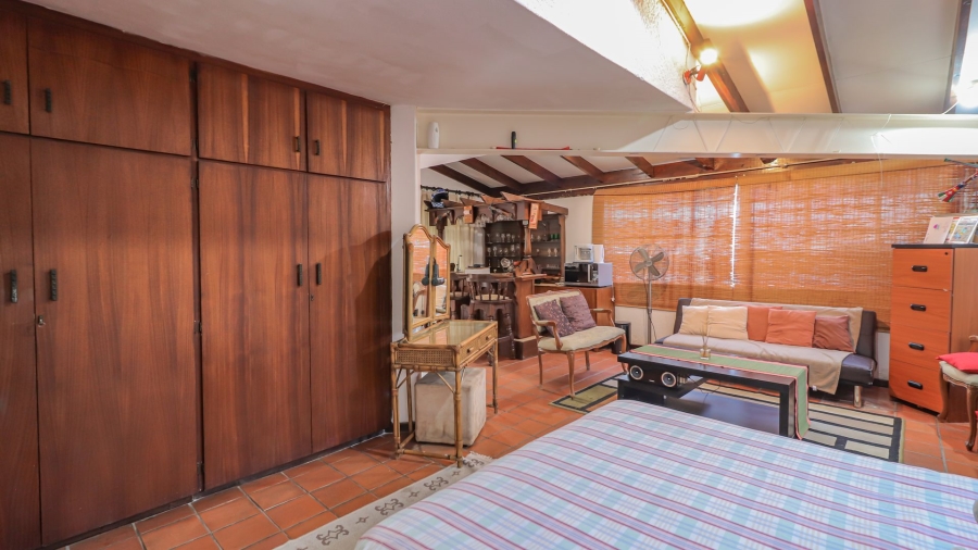 5 Bedroom Property for Sale in Atholl Gauteng
