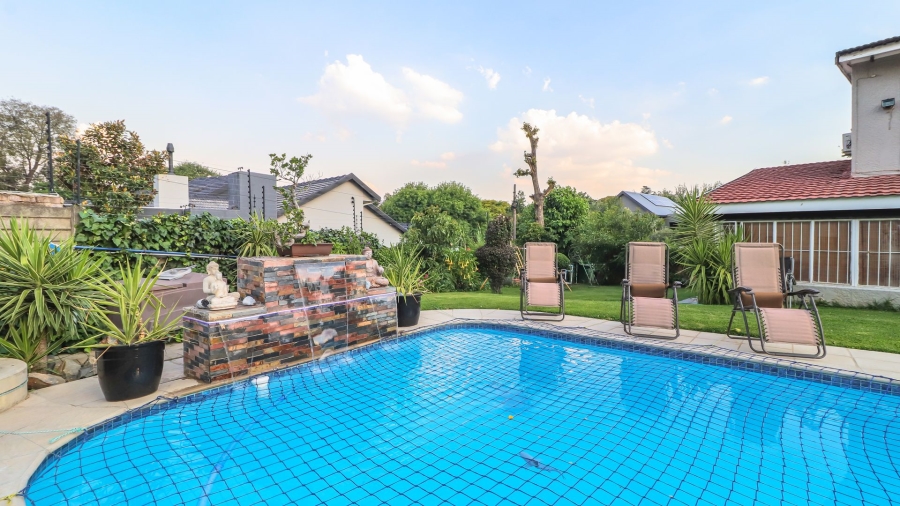 5 Bedroom Property for Sale in Atholl Gauteng