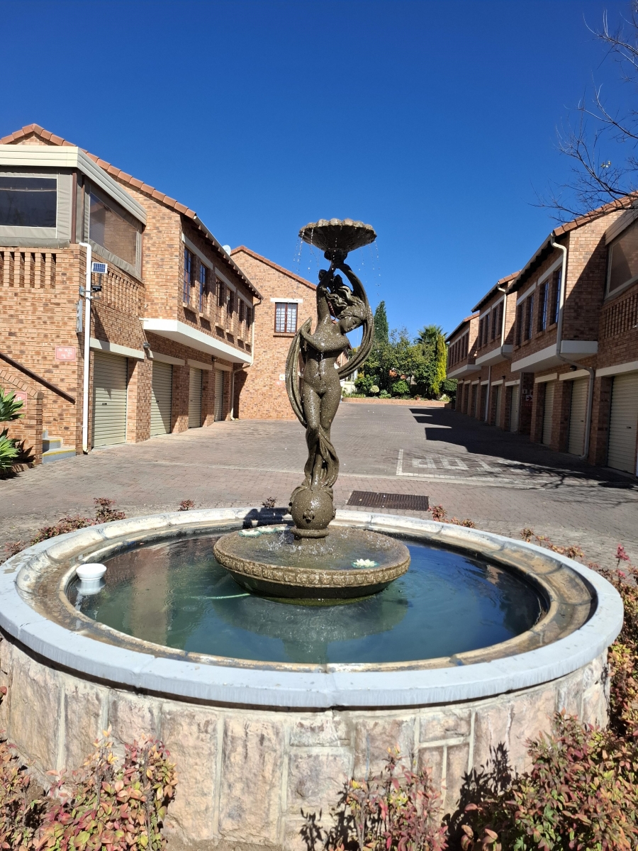 1 Bedroom Property for Sale in Equestria Gauteng