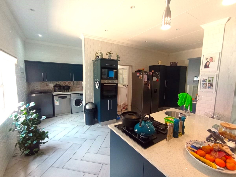 3 Bedroom Property for Sale in Oakdene Gauteng