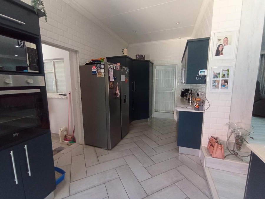 3 Bedroom Property for Sale in Oakdene Gauteng
