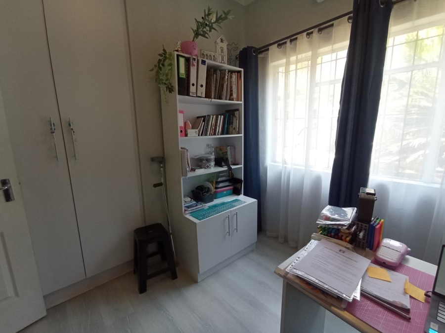 3 Bedroom Property for Sale in Oakdene Gauteng