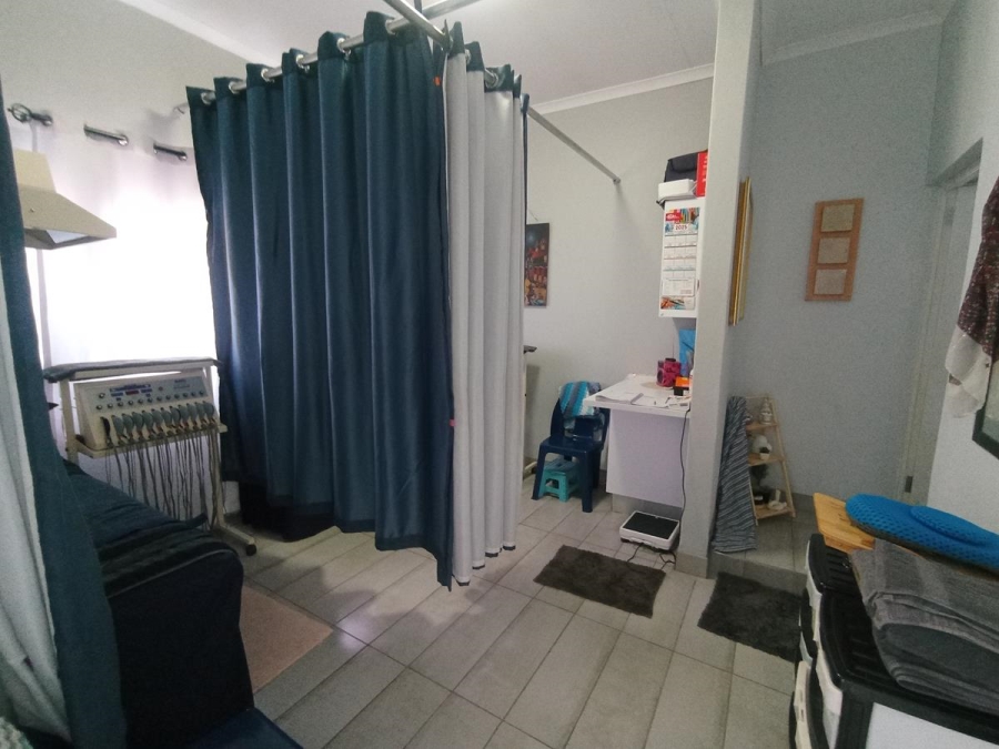 3 Bedroom Property for Sale in Oakdene Gauteng