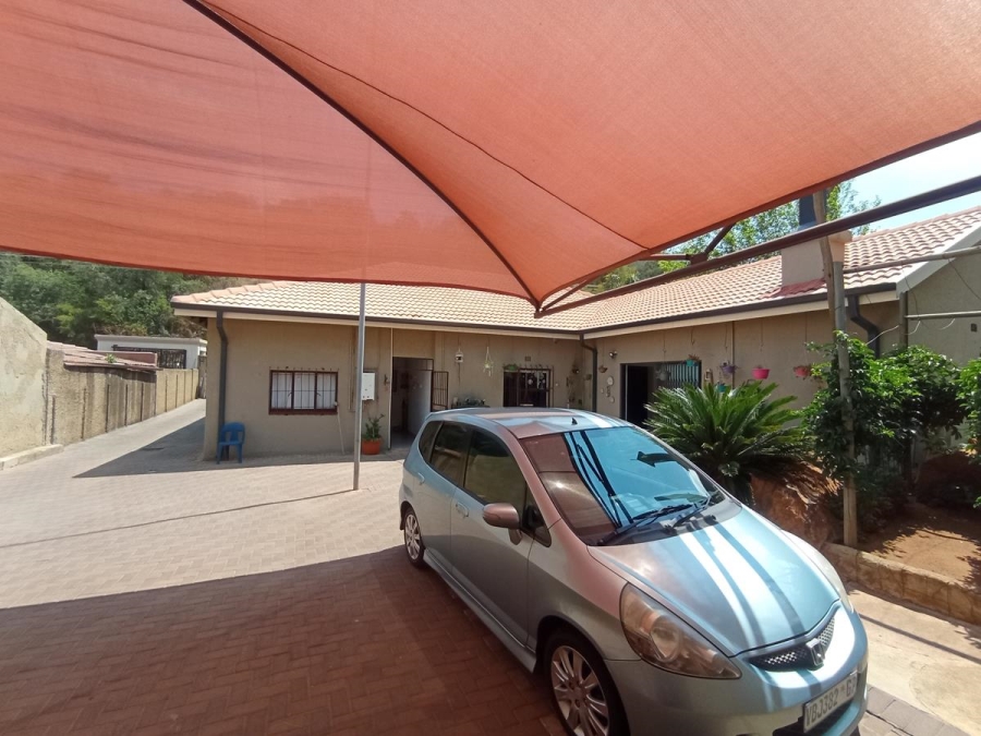 3 Bedroom Property for Sale in Oakdene Gauteng