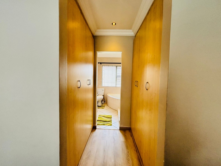 3 Bedroom Property for Sale in Beyers Park Gauteng