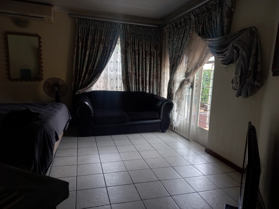 4 Bedroom Property for Sale in Bassonia Gauteng