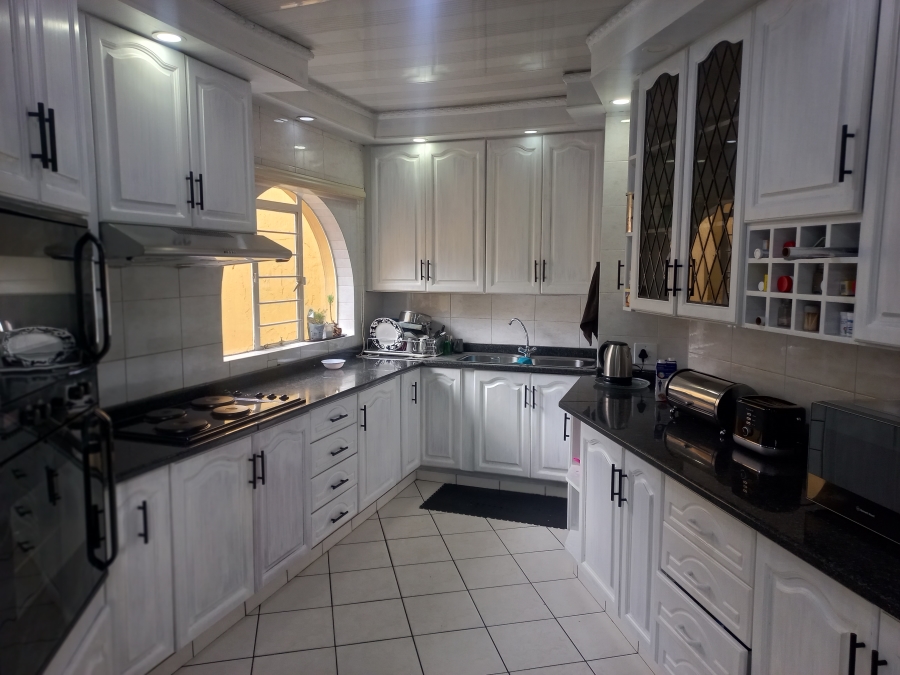 4 Bedroom Property for Sale in Bassonia Gauteng