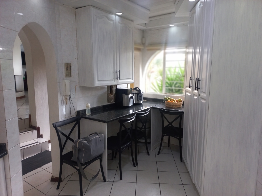 4 Bedroom Property for Sale in Bassonia Gauteng