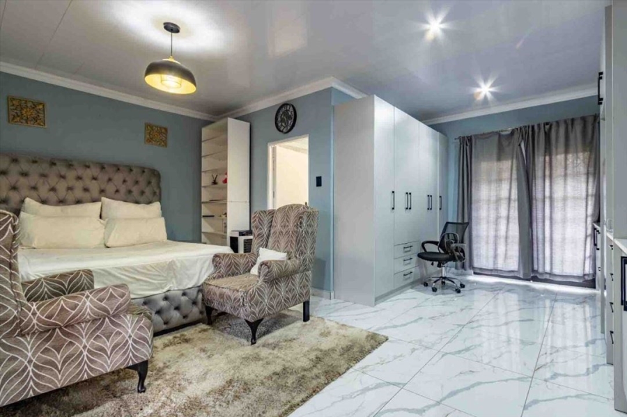 4 Bedroom Property for Sale in Dayanglen Gauteng