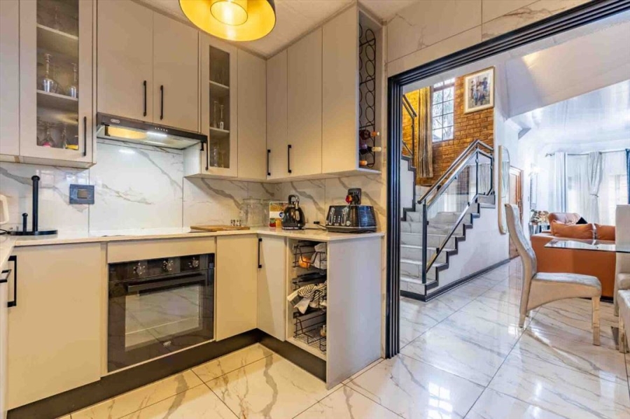 4 Bedroom Property for Sale in Dayanglen Gauteng