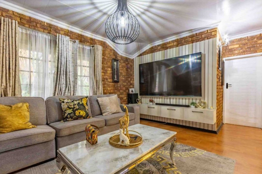 4 Bedroom Property for Sale in Dayanglen Gauteng