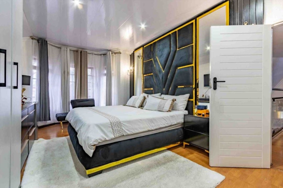 4 Bedroom Property for Sale in Dayanglen Gauteng