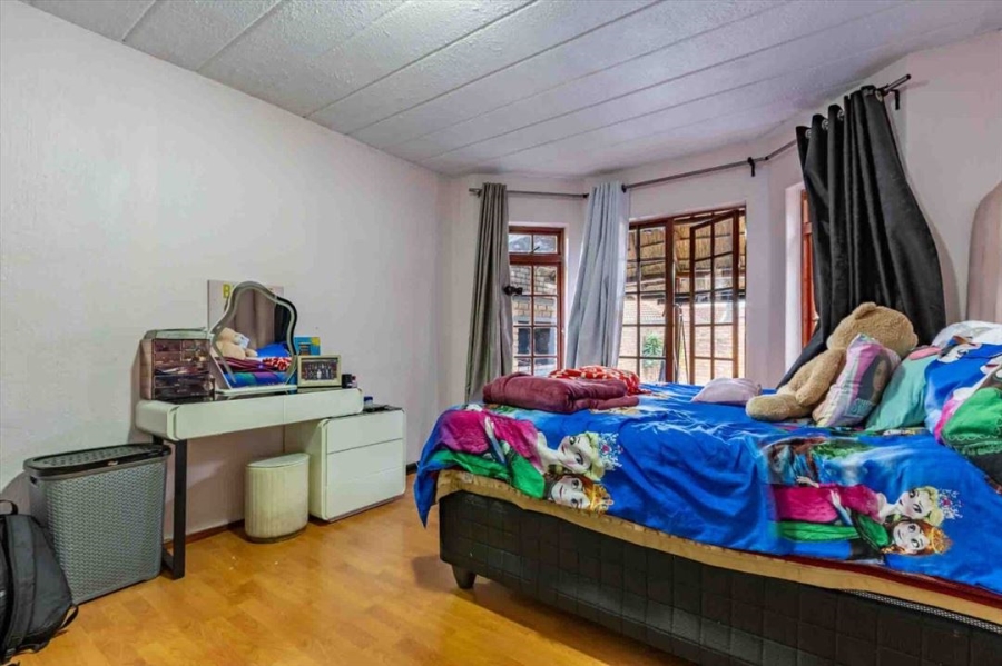 4 Bedroom Property for Sale in Dayanglen Gauteng