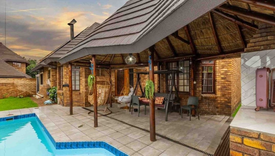 4 Bedroom Property for Sale in Dayanglen Gauteng