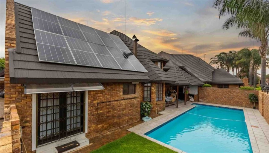 4 Bedroom Property for Sale in Dayanglen Gauteng