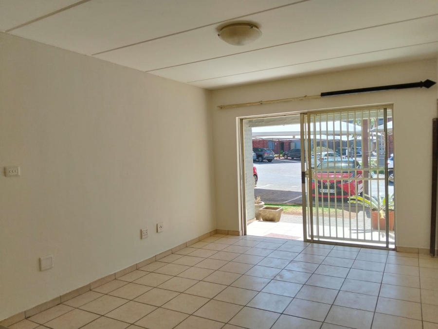 2 Bedroom Property for Sale in Birchleigh Gauteng
