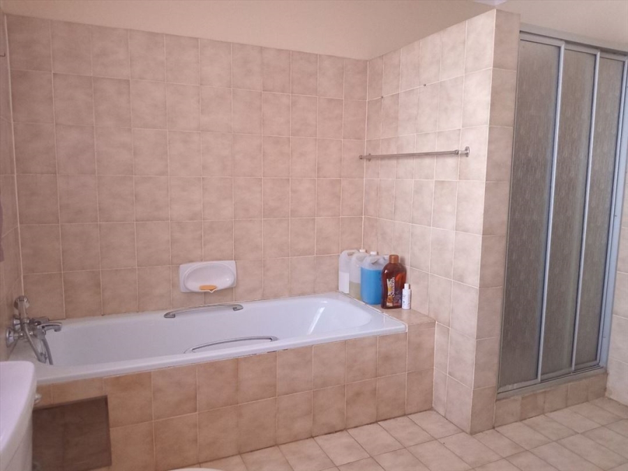 1 Bedroom Property for Sale in Terenure Gauteng