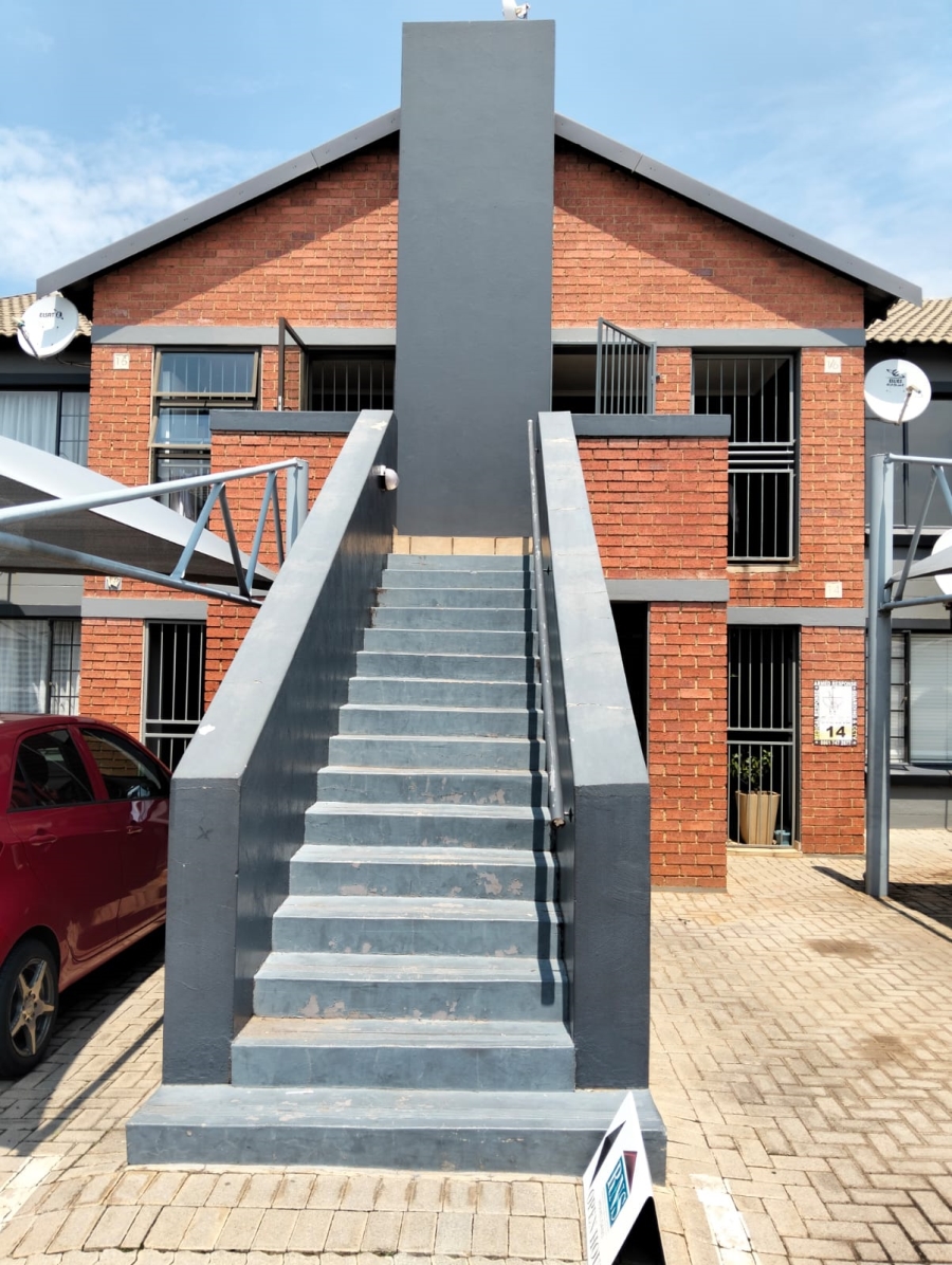 2 Bedroom Property for Sale in Birchleigh Gauteng