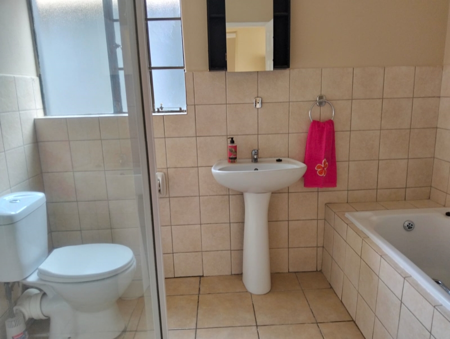 2 Bedroom Property for Sale in Birchleigh Gauteng