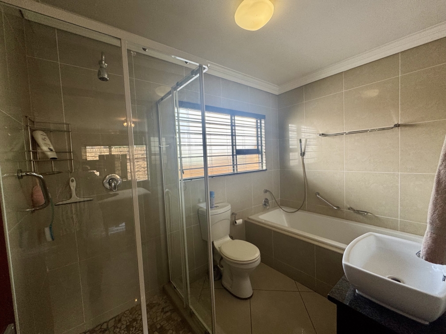 3 Bedroom Property for Sale in New Redruth Gauteng