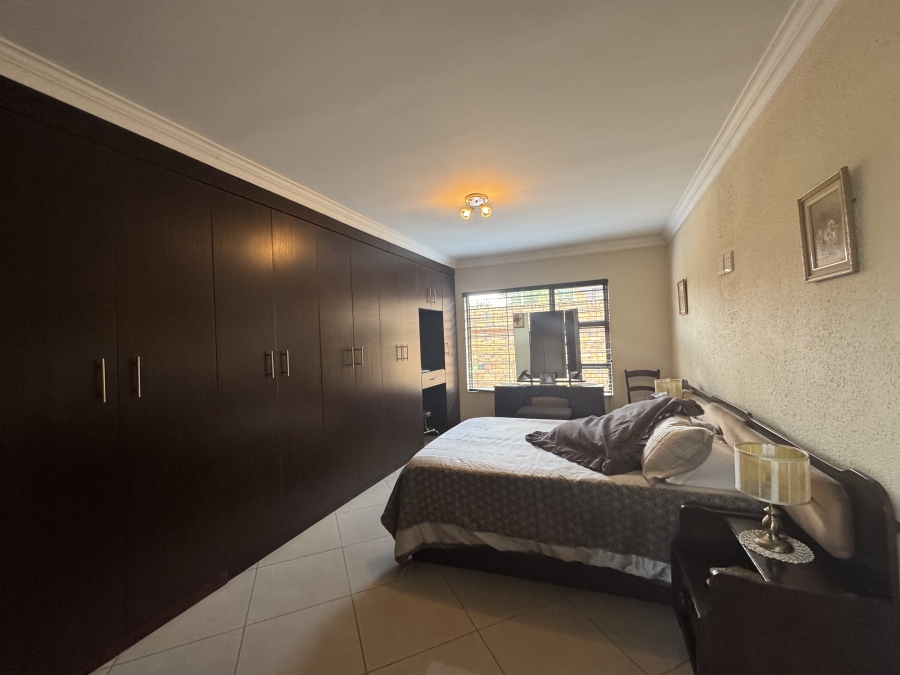 3 Bedroom Property for Sale in New Redruth Gauteng