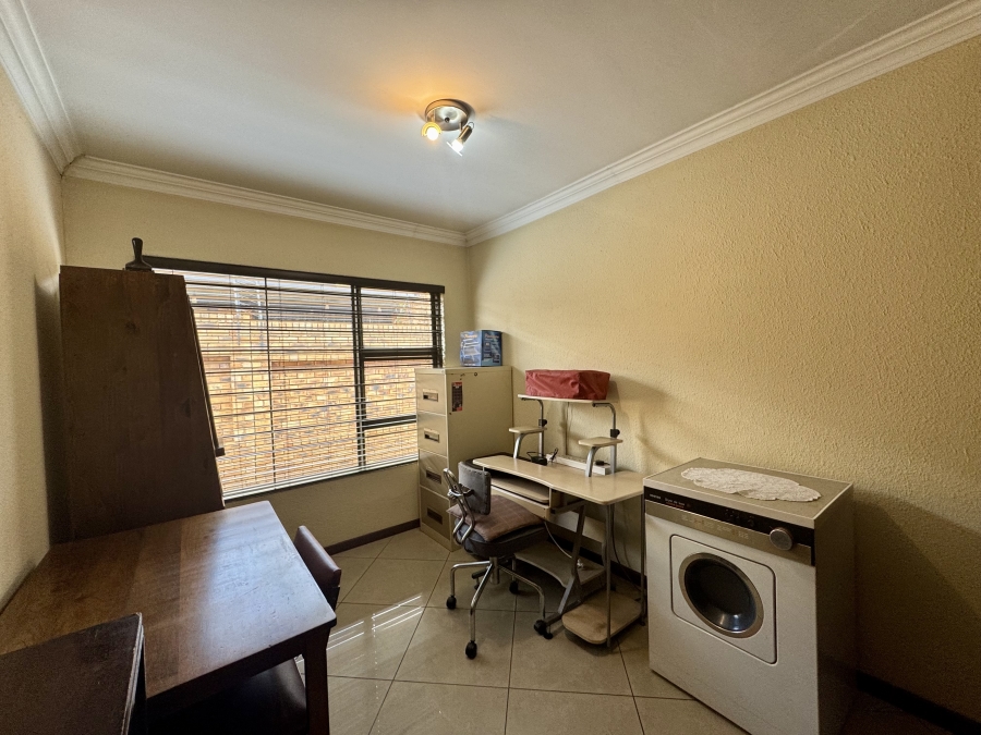 3 Bedroom Property for Sale in New Redruth Gauteng